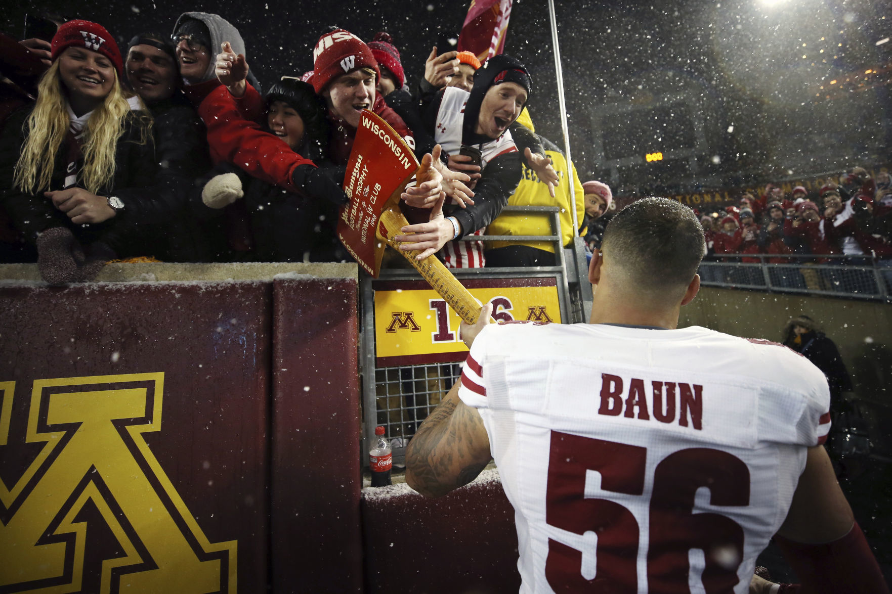 Badgers 38, Golden Gophers 17